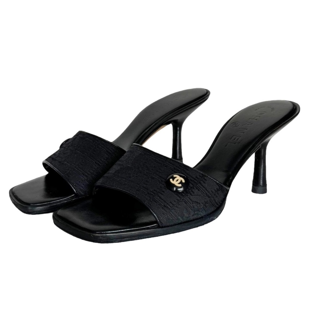 CHANEL rare vintage mules ✨